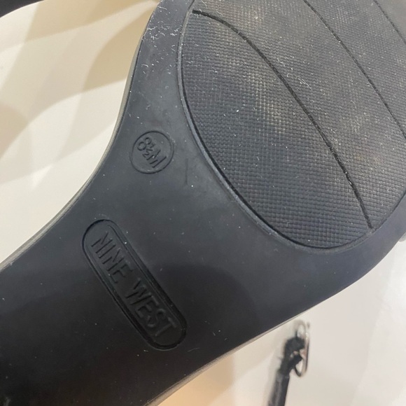 Nine West square toe open toe size 8.5 black block heels - Picture 8 of 9